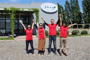 JD.com’s sourcing team of almost 200 experts worked tirelessly to seek out the best produce from around the world.