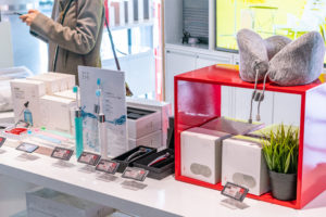 JD Offline Experince Stores Put High tech Retail on the Schedule for Travellers