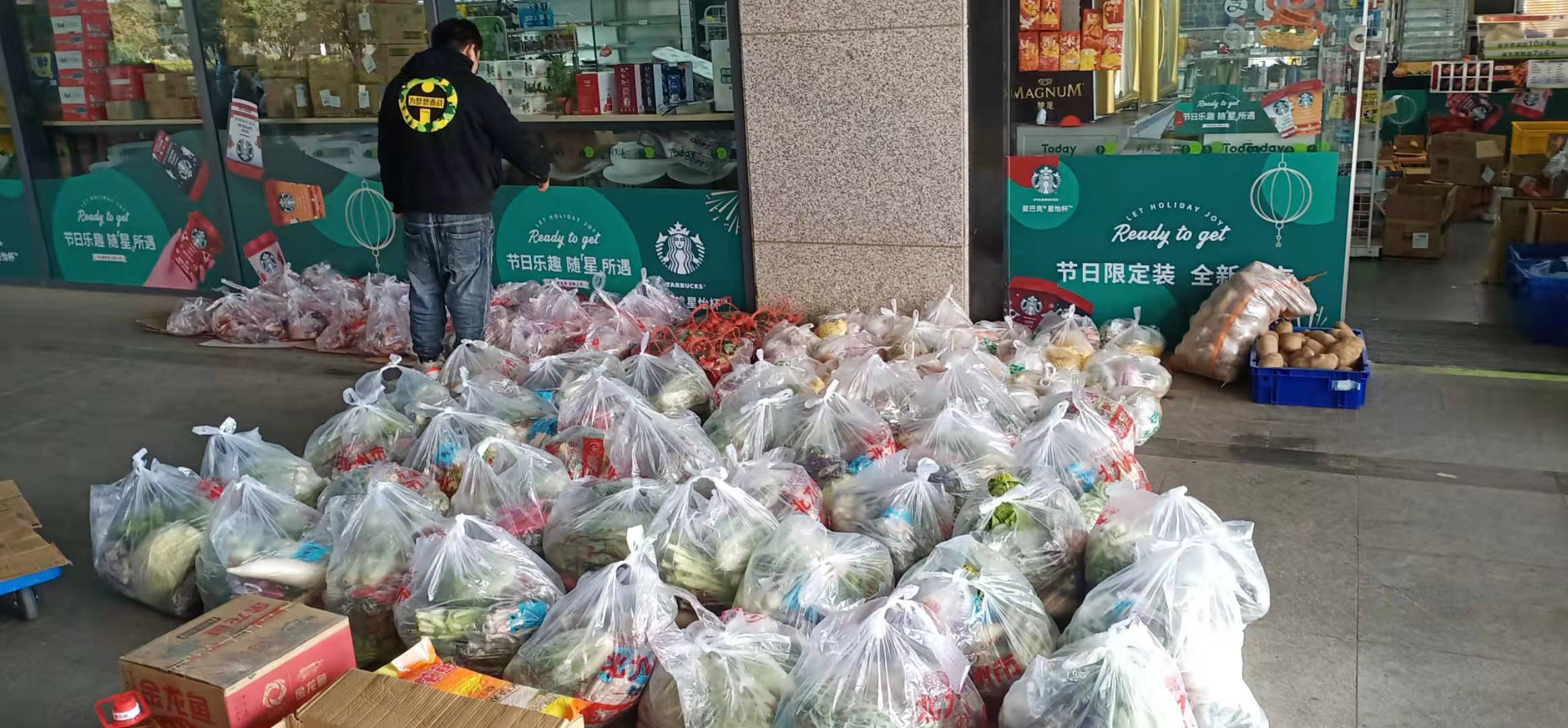 JD’s community group buying business, Friends Shop, has been delivering fresh meat, fruits, and vegetables to the people of Wuhan