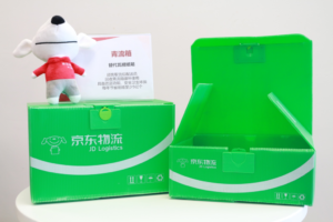 JD's reusable green logistics boxes