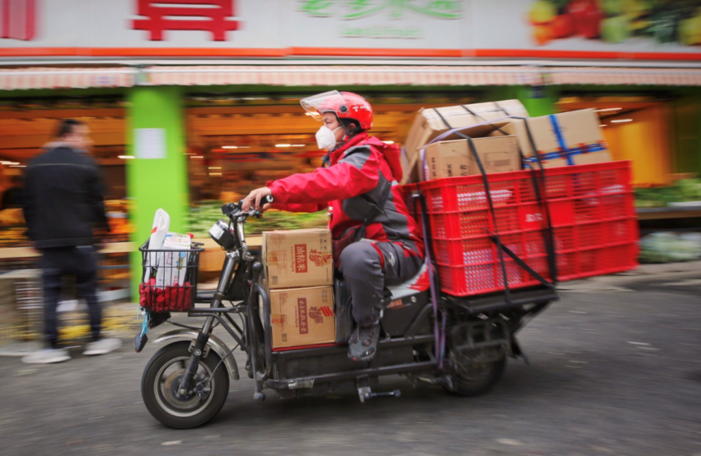 JD courier delivers in Wuhan, Hubei province 