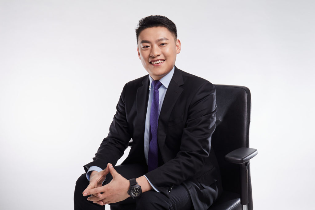 The person leading the computer and digital products business at JD is Tao Ren, one of the company’s youngest executives.