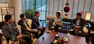 JD & South Korean Ambassador to China Promote Korean Products