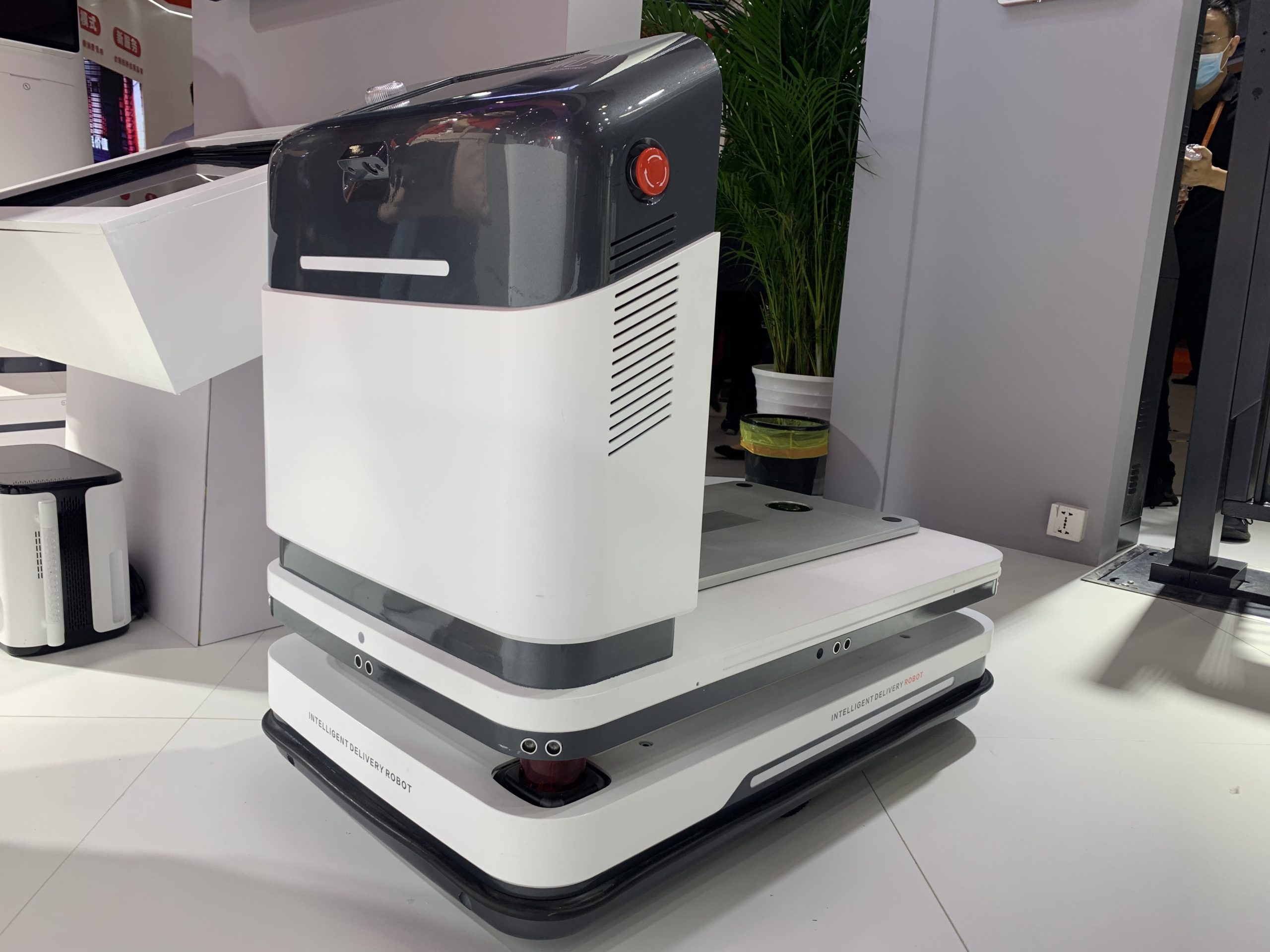 JD Digits provided its indoor delivery robot to a Shanghai hospital treating coronavirus patients