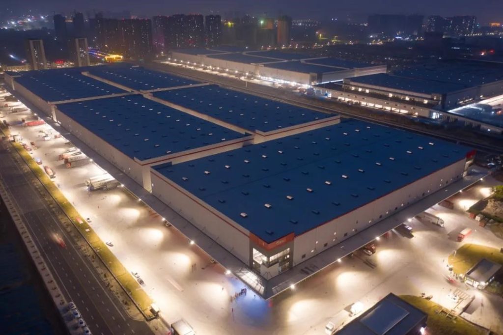 JD has upgraded its Zhengzhou Asia No.1 fulfillment center that the sorting center in it is now highly automated.