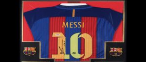 JD to Auction Autographed Collectables of Messi and Yao Ming