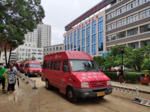 Donation From JD's Warehouses in Henan Reach Stranded Passengers and Hospital Patients