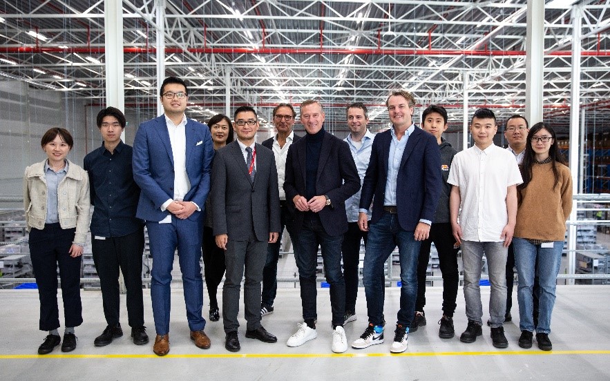 Philip Mountford, CEO of Hunkemöller (center) visited JD's warehouse in the Netherlands