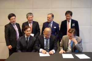 JD Worldwide Partners with British Luxury E commerce Venture Barclay StreetSigning ceremony in the UK | Jd.com