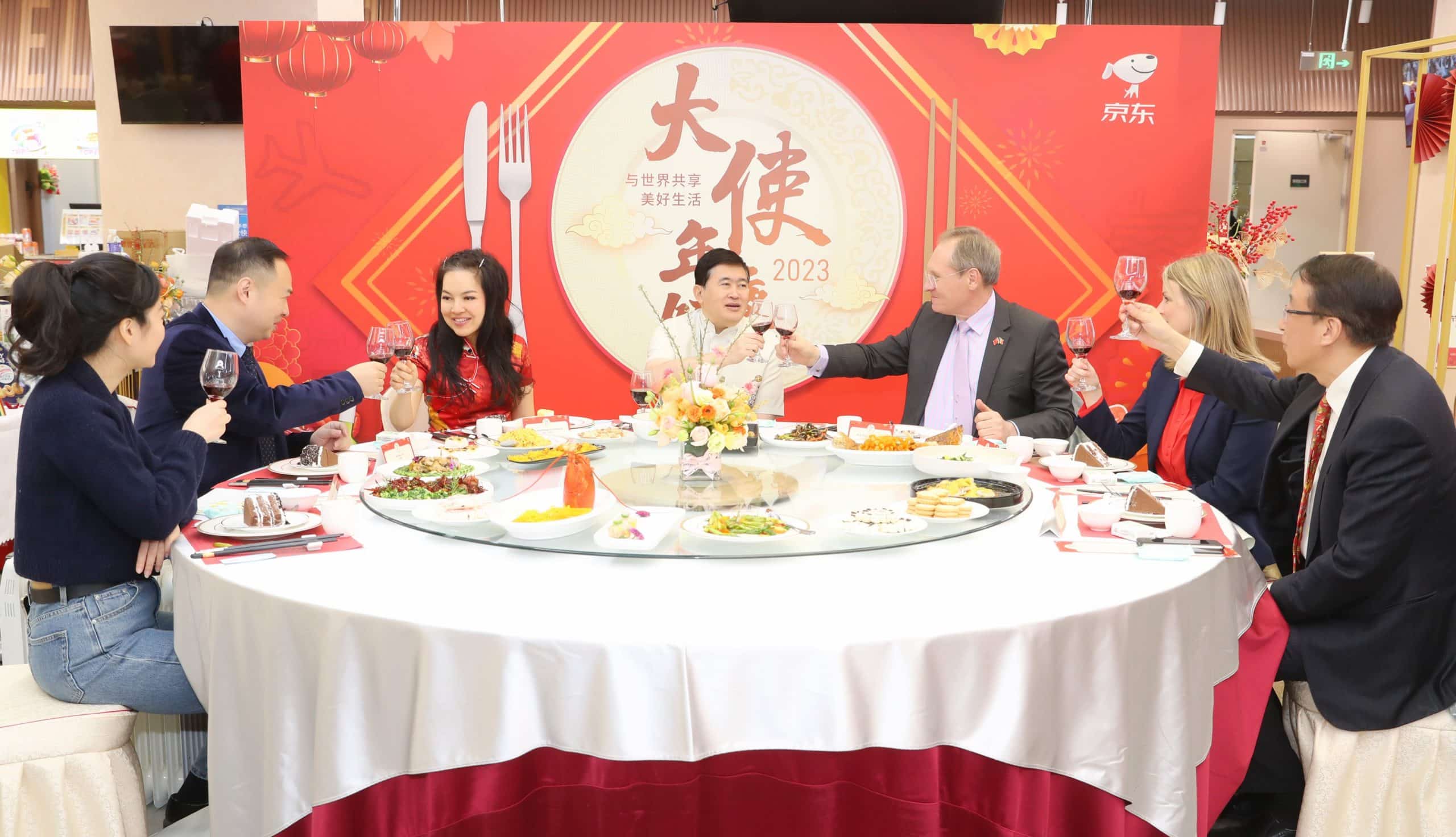 Ambassadors Experience Chinese New Year Shopping and Meal at JD.com